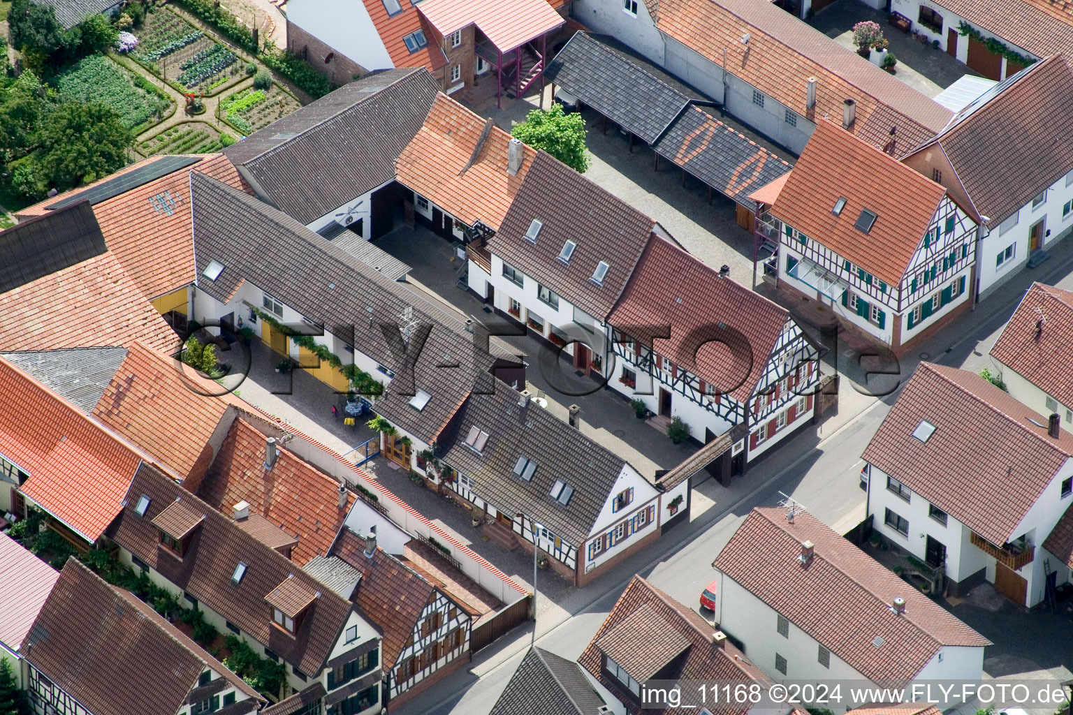 Vue d'oiseau de Winden dans le département Rhénanie-Palatinat, Allemagne