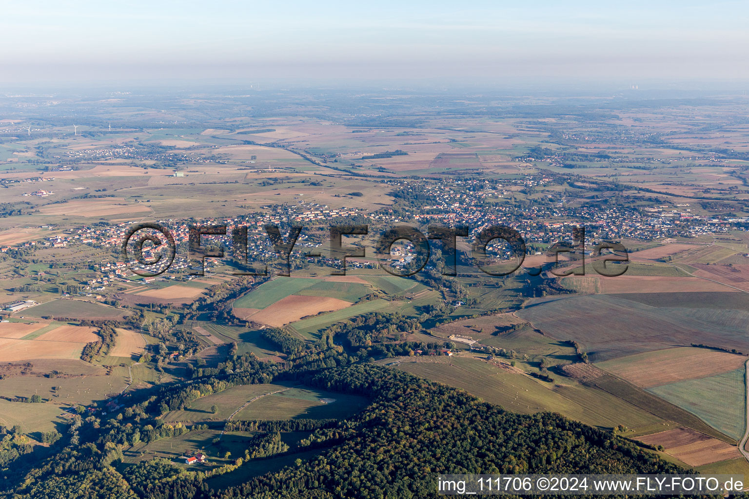 Vue aérienne de Rohrbach-lès-Bitche à Rohrbach-lès-Bitche dans le département Moselle, France