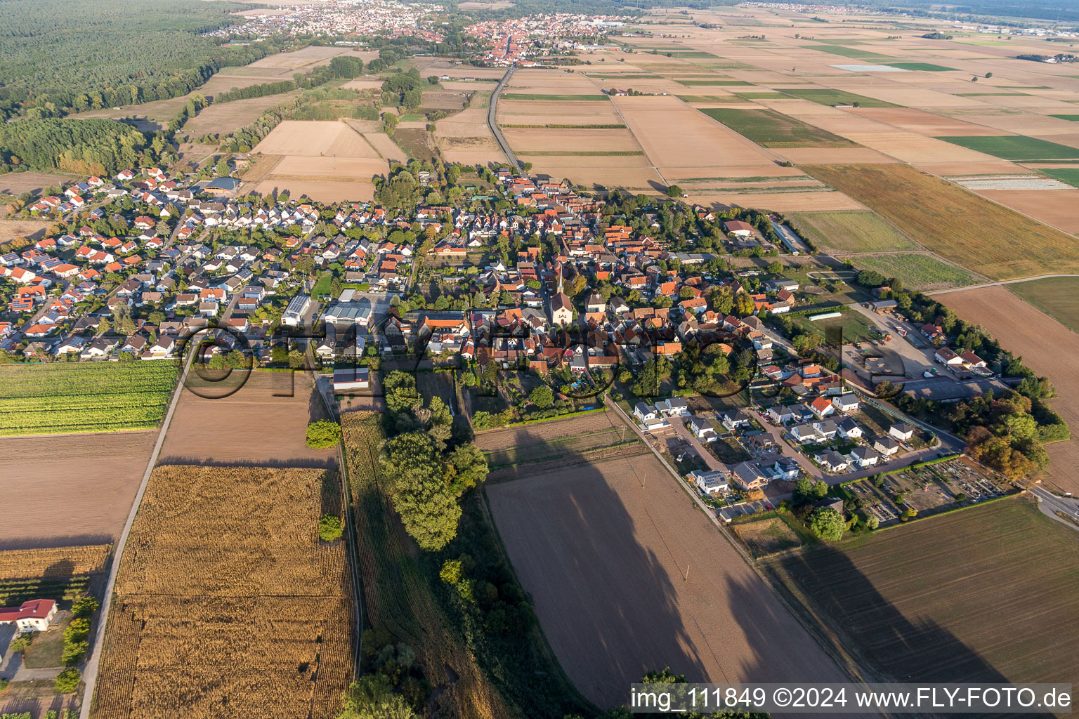 Enregistrement par drone de Knittelsheim dans le département Rhénanie-Palatinat, Allemagne