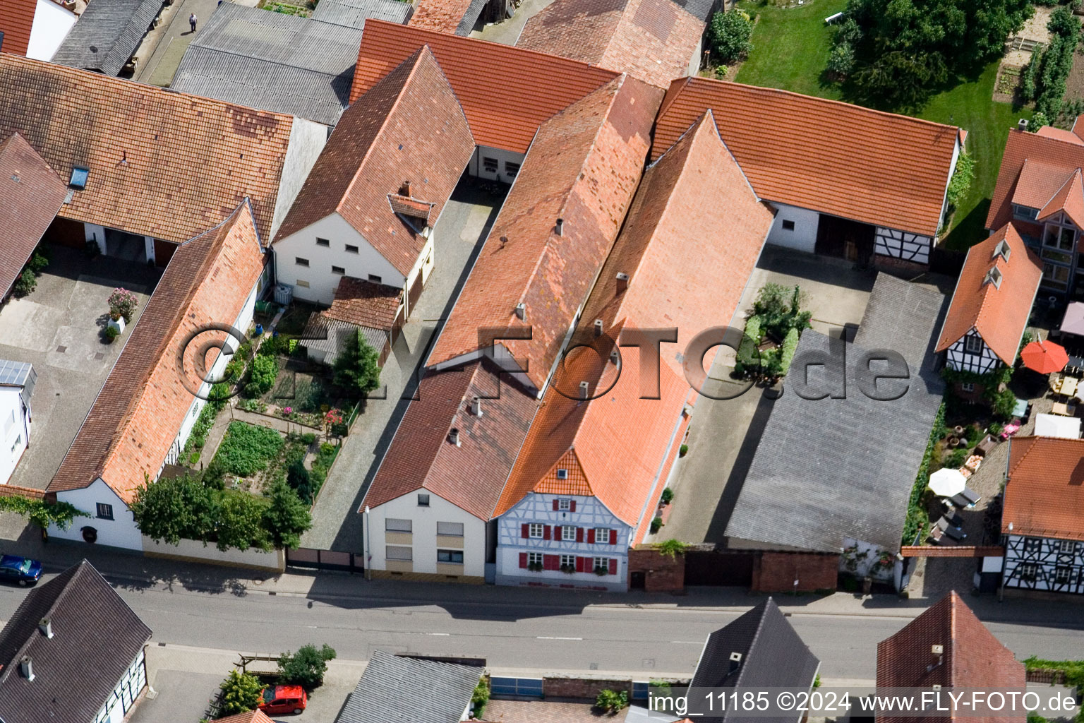 Vue d'oiseau de Winden dans le département Rhénanie-Palatinat, Allemagne