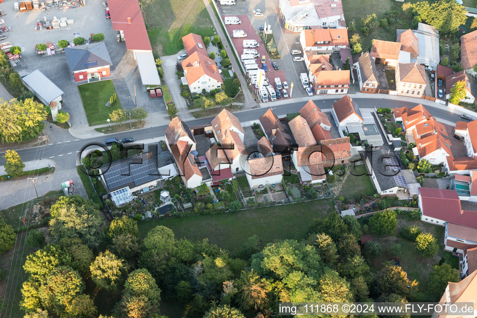 Photographie aérienne de Minfeld dans le département Rhénanie-Palatinat, Allemagne