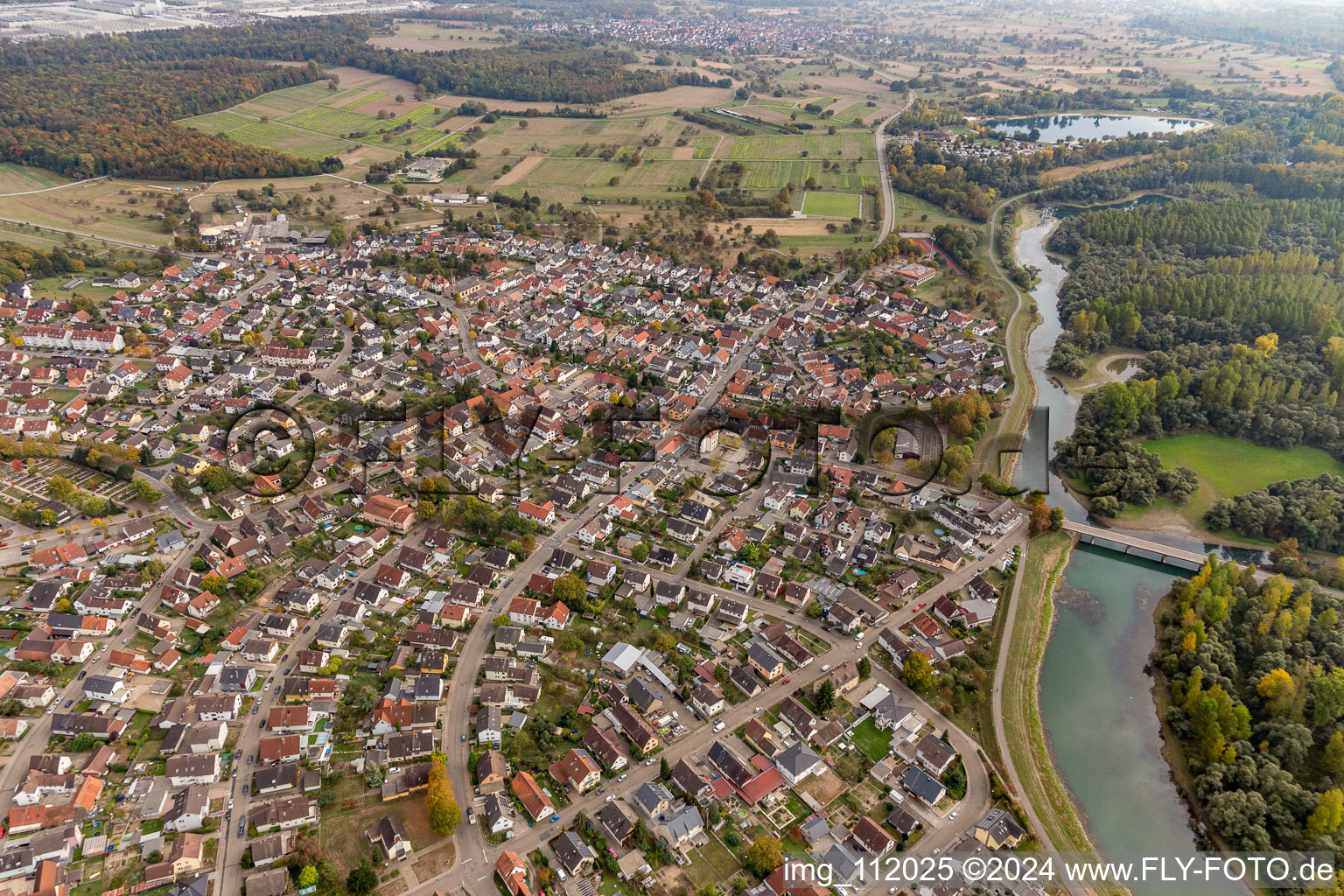 Vue aérienne de Du nord à le quartier Plittersdorf in Rastatt dans le département Bade-Wurtemberg, Allemagne