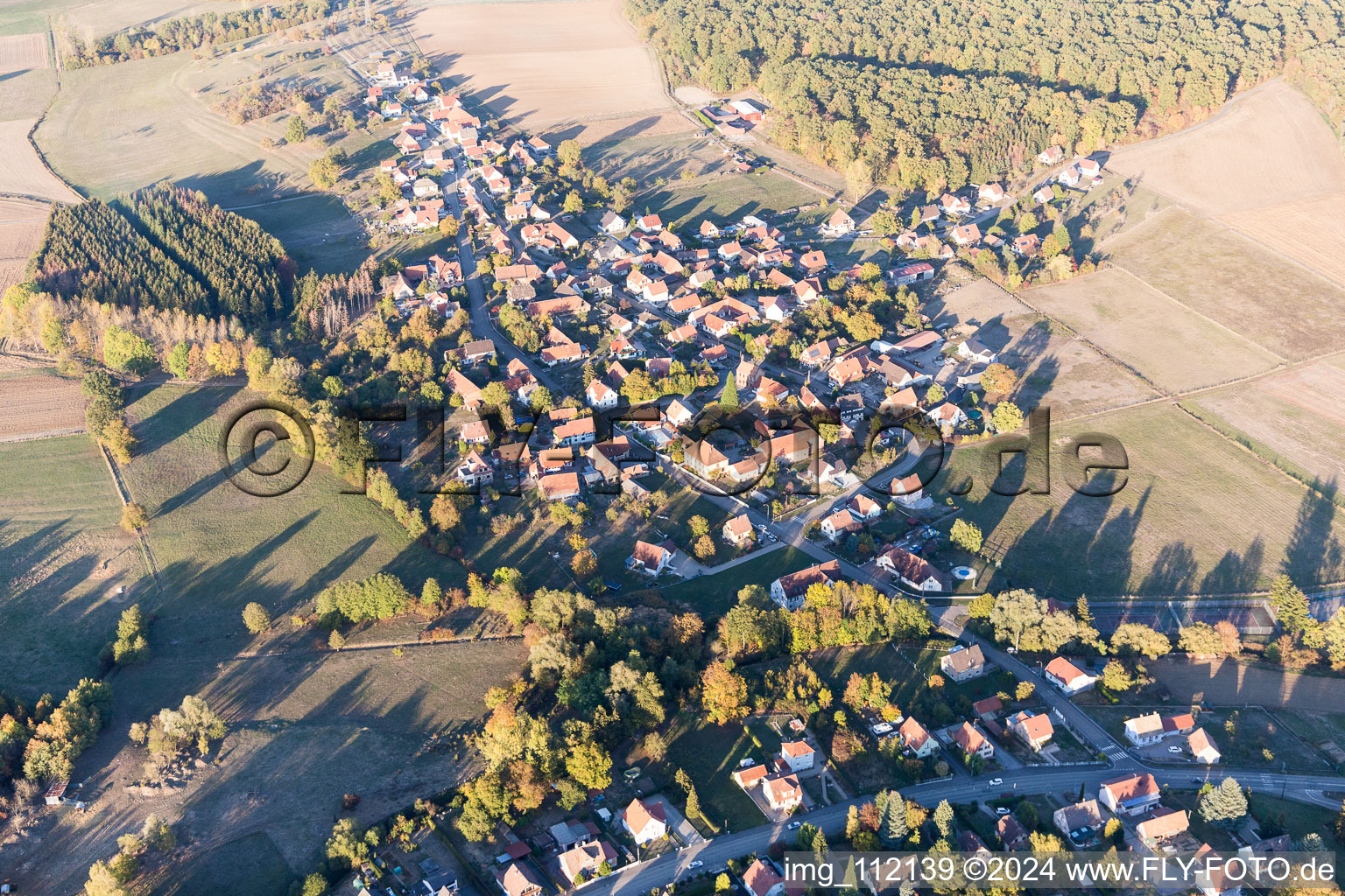 Vue oblique de Merkwiller-Pechelbronn dans le département Bas Rhin, France