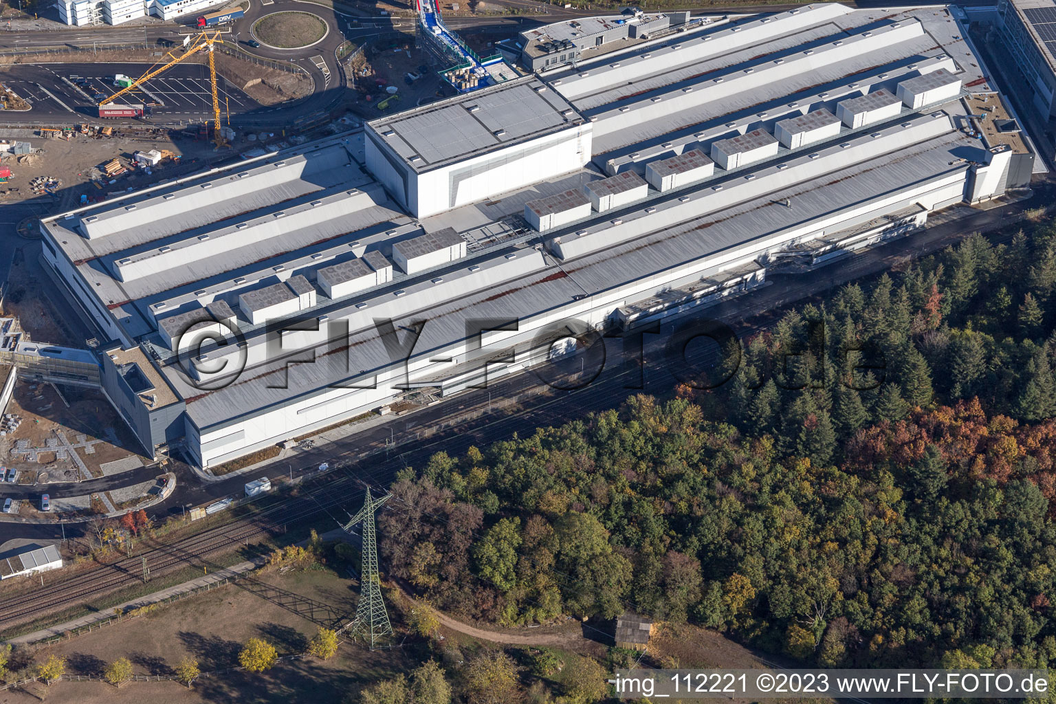 Vue aérienne de Parking couvert SEW-EURODRIVE GmbH & Co KG à le quartier Graben in Graben-Neudorf dans le département Bade-Wurtemberg, Allemagne