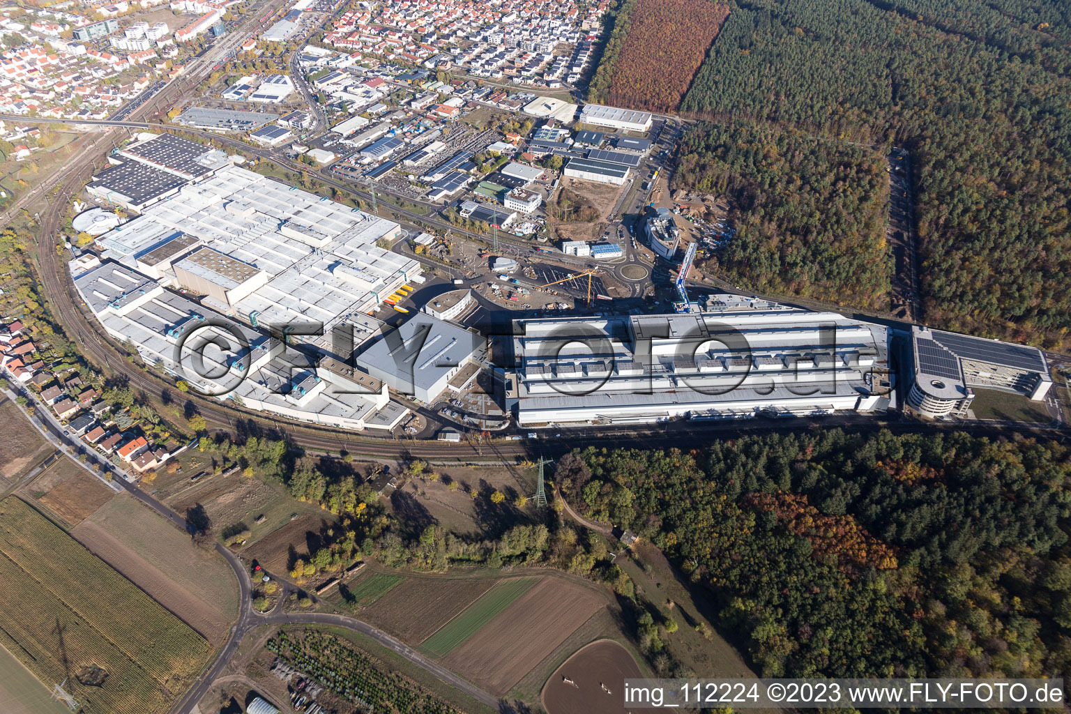 SEW-EURODRIVE GmbH & Co KG à le quartier Graben in Graben-Neudorf dans le département Bade-Wurtemberg, Allemagne du point de vue du drone