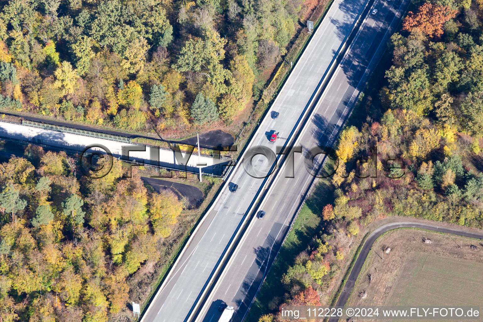 Vue aérienne de A5 à Forst dans le département Bade-Wurtemberg, Allemagne