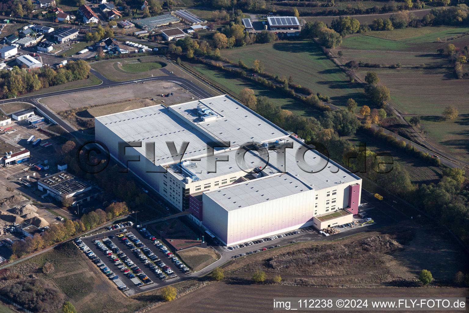 Vue aérienne de Zone industrielle à Östringen dans le département Bade-Wurtemberg, Allemagne