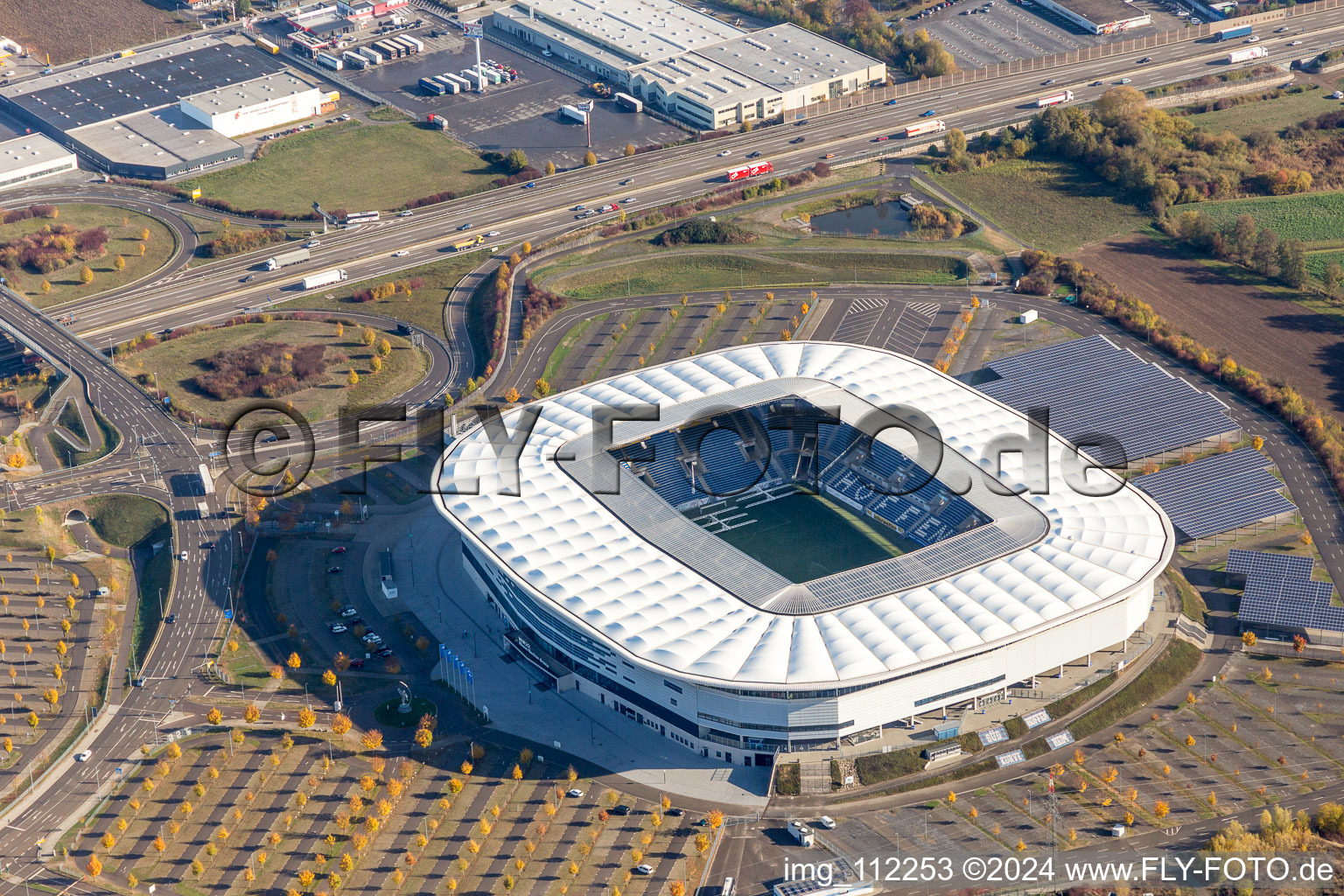 Vue aérienne de WIRSOL Arena FC Hoffenheim à le quartier Steinsfurt in Sinsheim dans le département Bade-Wurtemberg, Allemagne