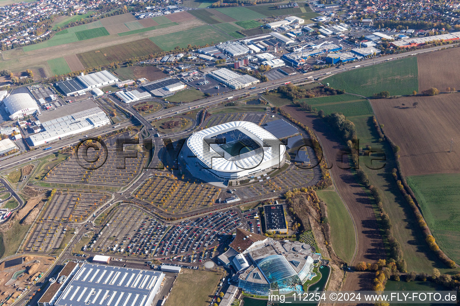 Vue aérienne de WIRSOL Arena FC Hoffenheim à le quartier Steinsfurt in Sinsheim dans le département Bade-Wurtemberg, Allemagne