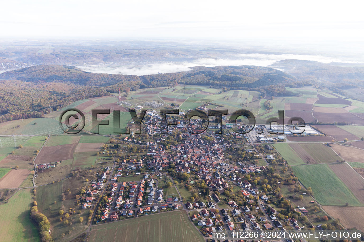 Vue aérienne de Hüffenhardt dans le département Bade-Wurtemberg, Allemagne