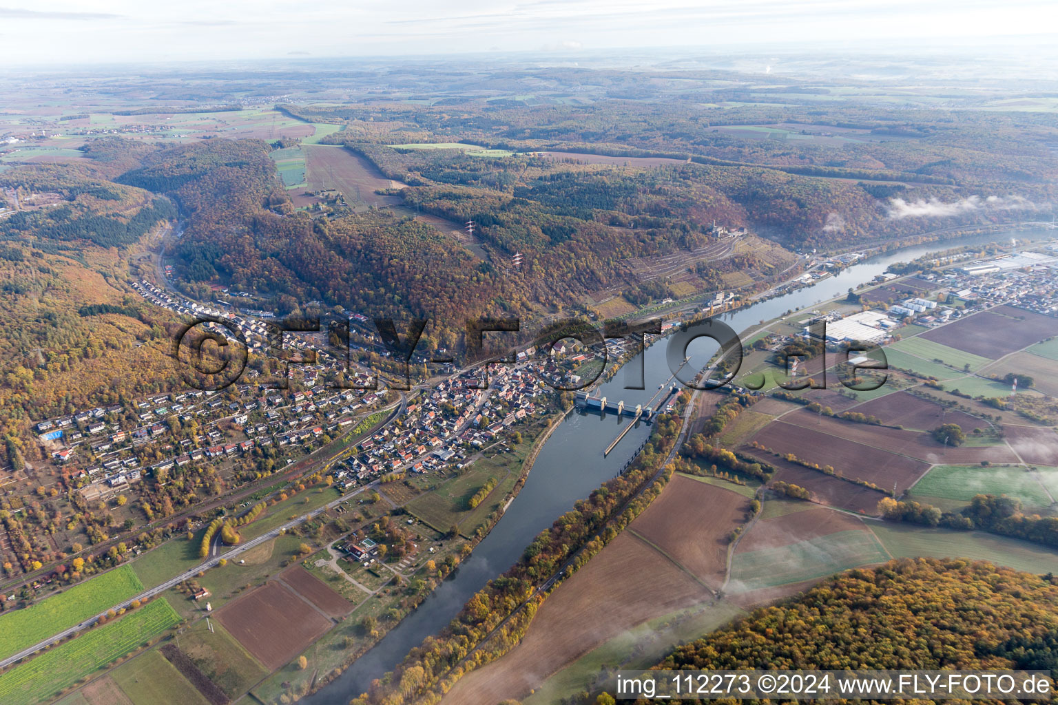 Vue aérienne de Neckarzimmern dans le département Bade-Wurtemberg, Allemagne