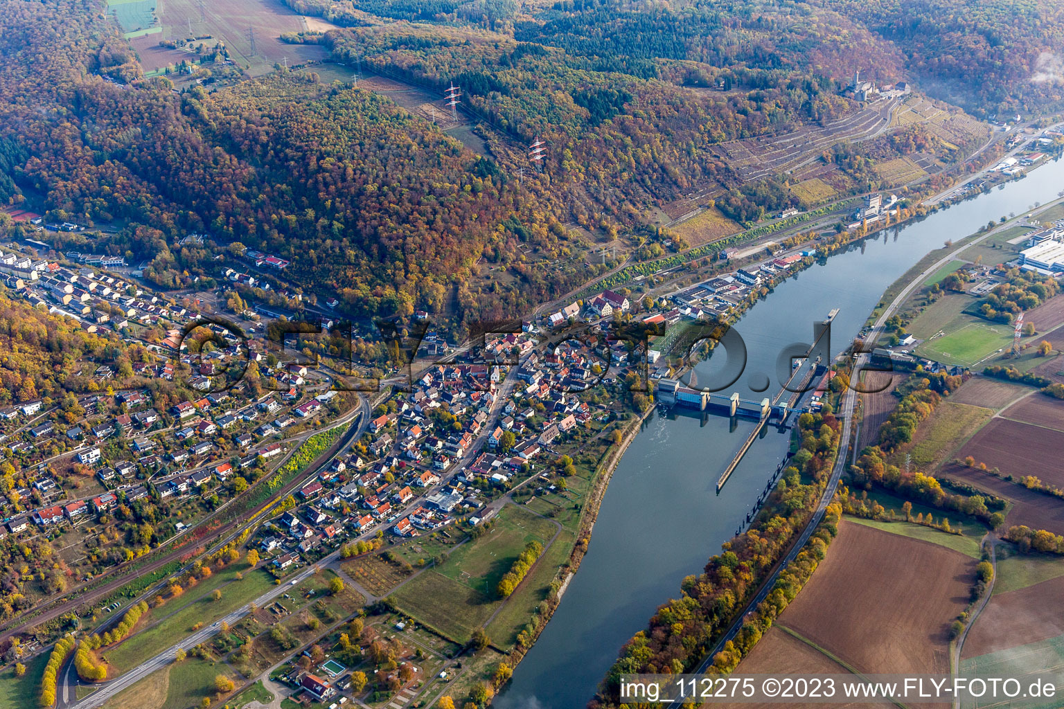 Vue aérienne de Neckarzimmern dans le département Bade-Wurtemberg, Allemagne