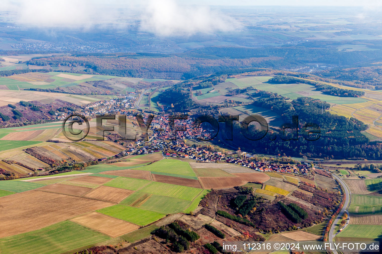 Vue aérienne de Königheim dans le département Bade-Wurtemberg, Allemagne