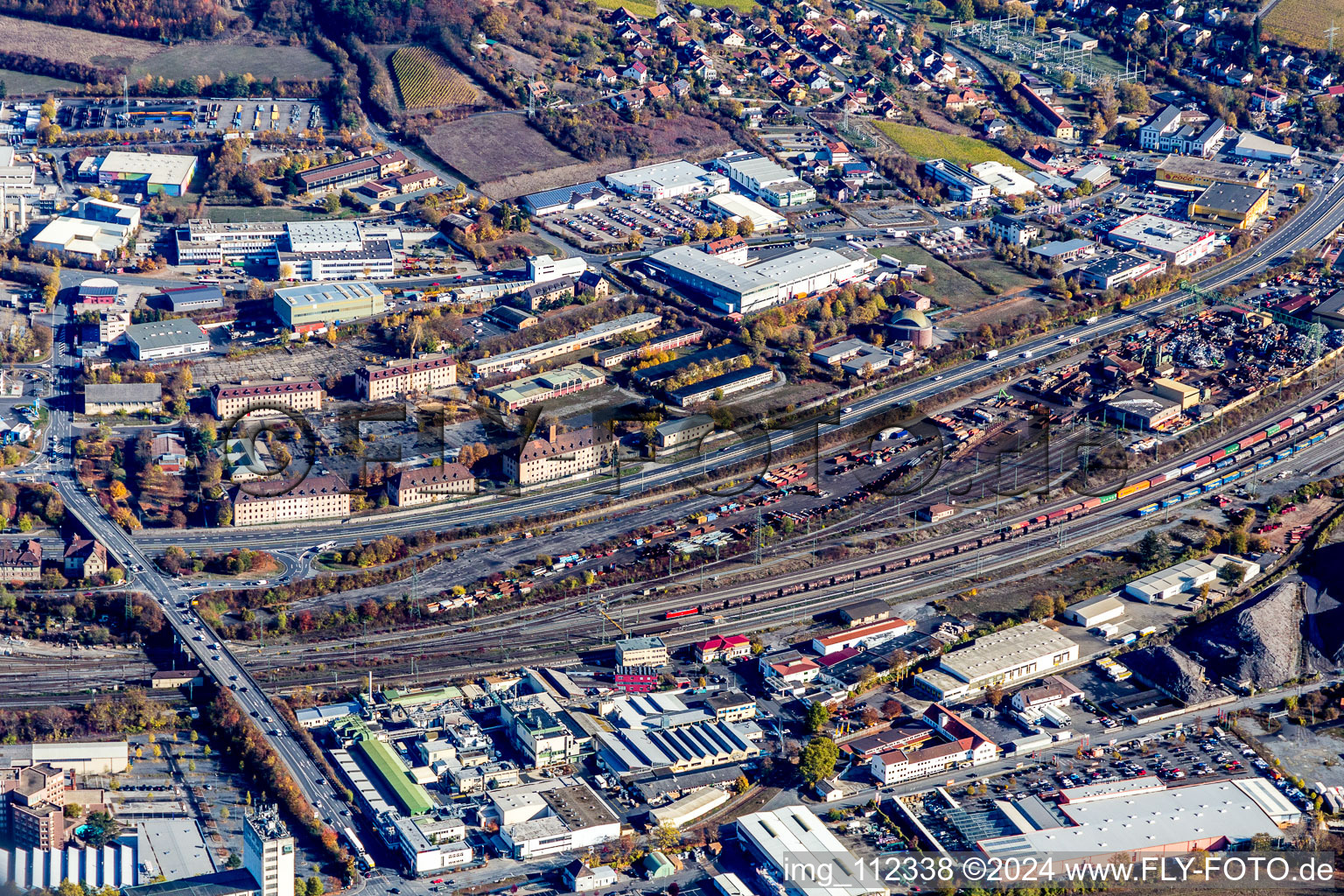 Vue aérienne de Hafenstr du Nord à Würzburg dans le département Bavière, Allemagne