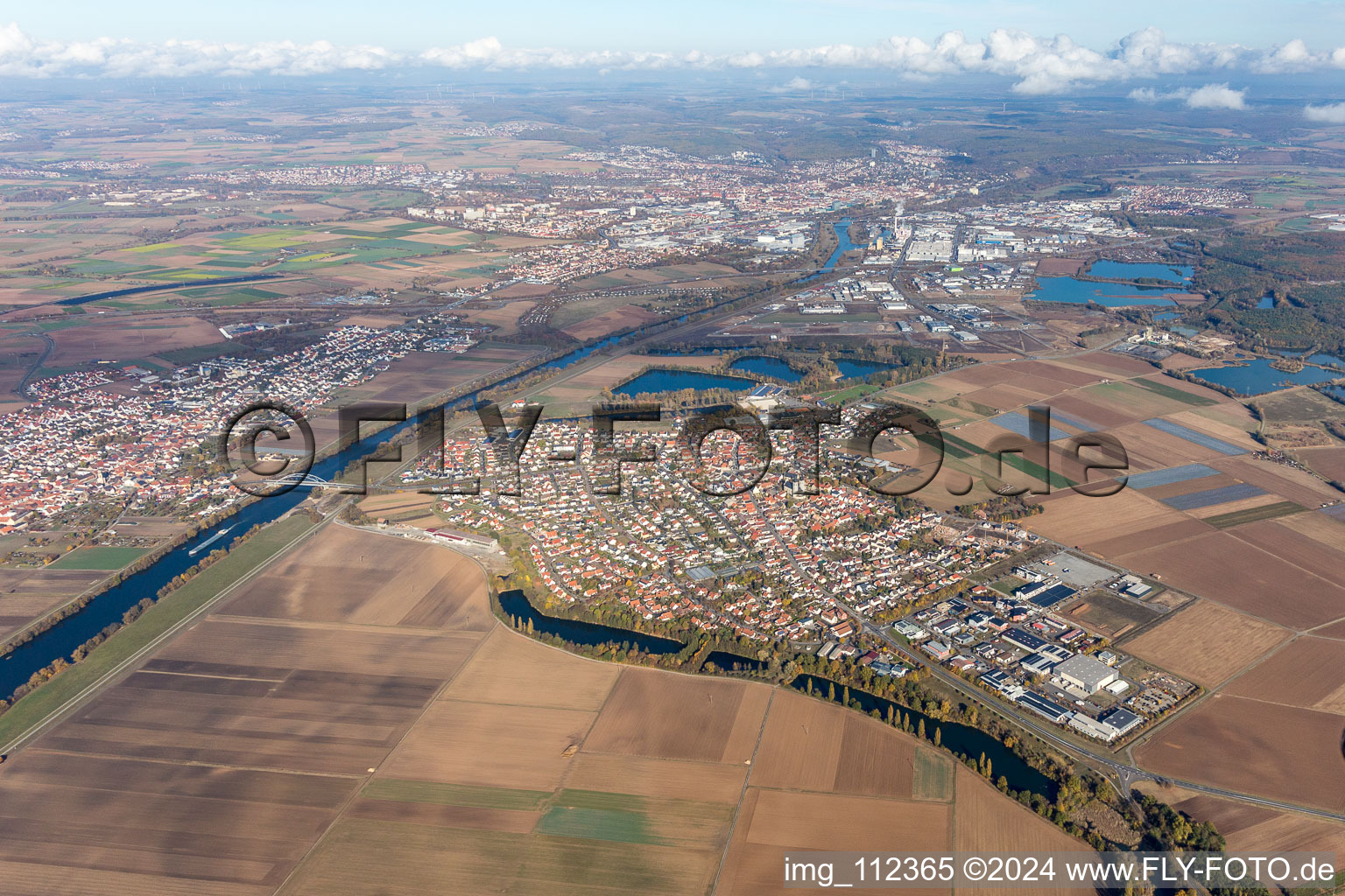 Vue d'oiseau de Grafenrheinfeld dans le département Bavière, Allemagne