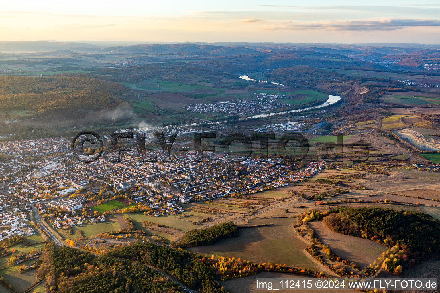 Vue aérienne de Karlstadt à Karlstadt am Main dans le département Bavière, Allemagne