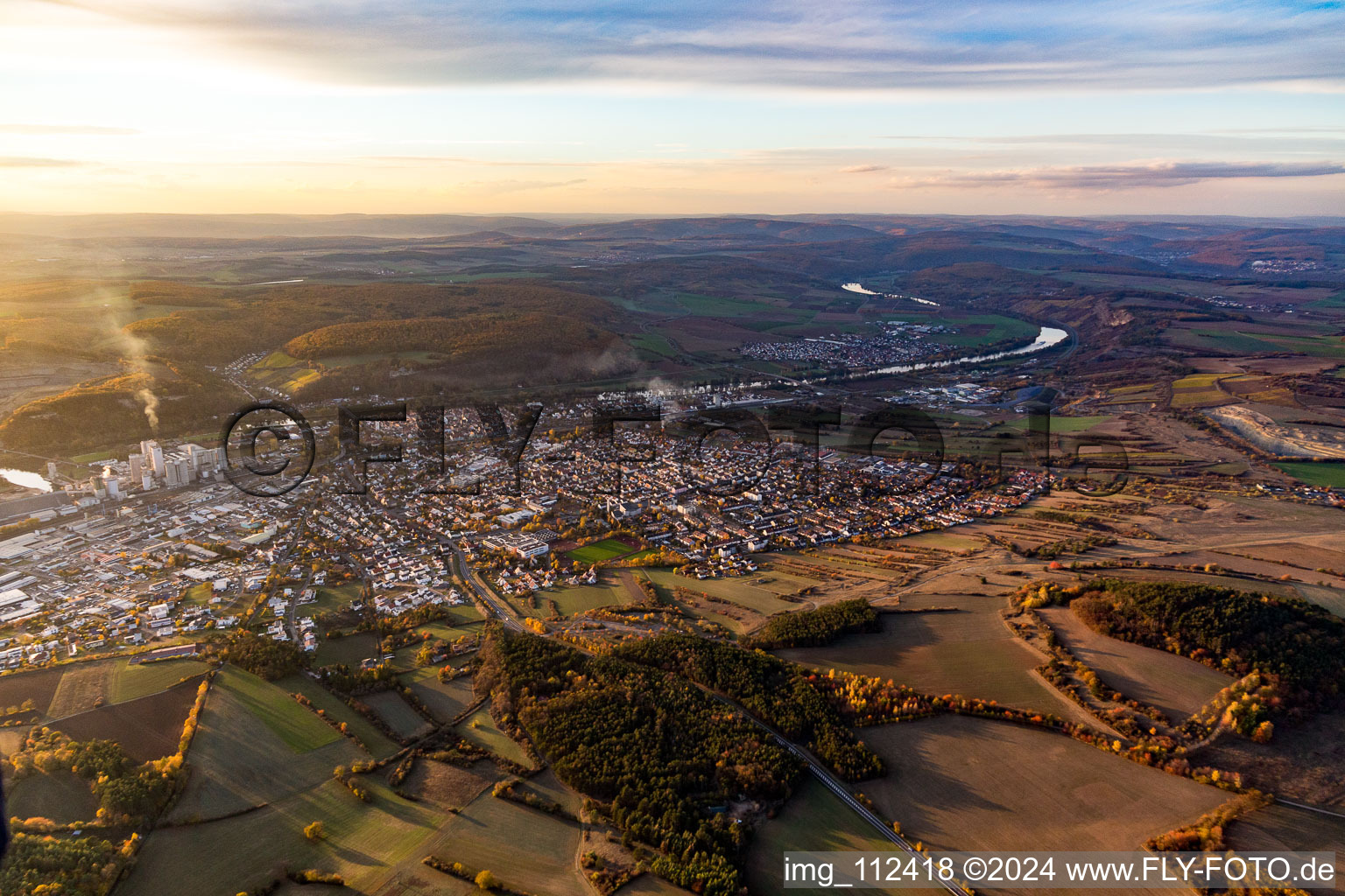 Vue aérienne de Karlstadt à Karlstadt am Main dans le département Bavière, Allemagne