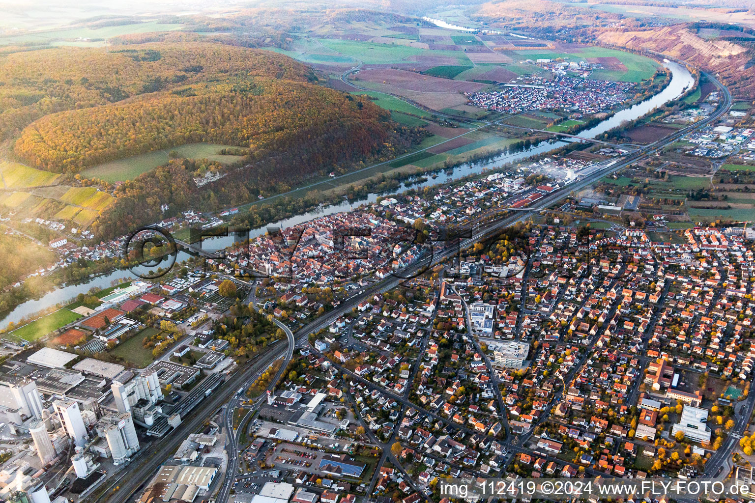 Vue aérienne de Karlstadt am Main dans le département Bavière, Allemagne