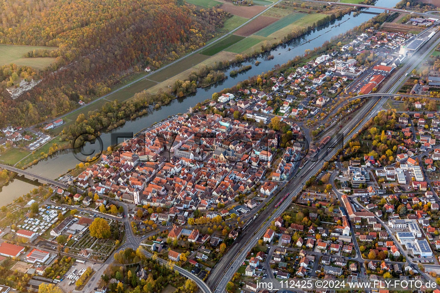 Vue oblique de Karlstadt am Main dans le département Bavière, Allemagne