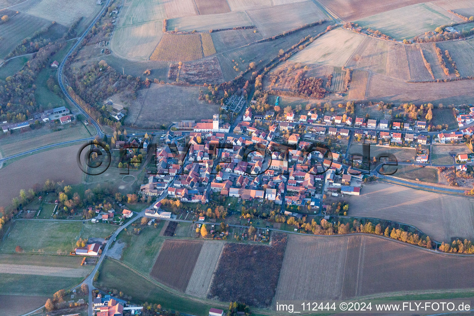 Vue aérienne de Müdesheim dans le département Bavière, Allemagne