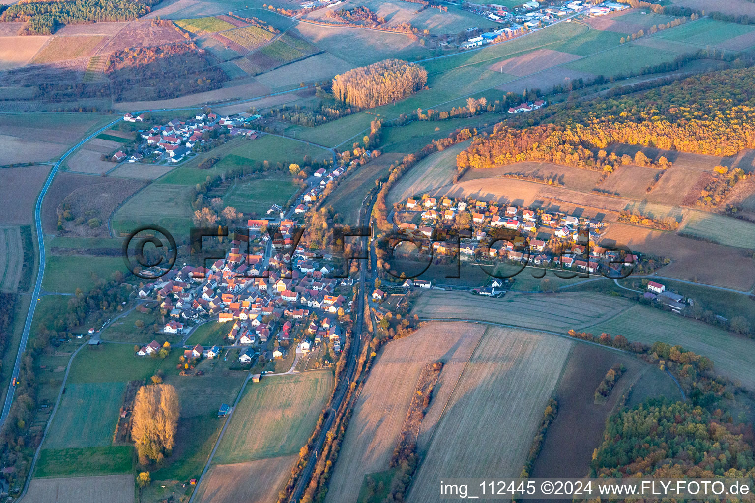 Vue aérienne de Quartier Reuchelheim in Arnstein dans le département Bavière, Allemagne