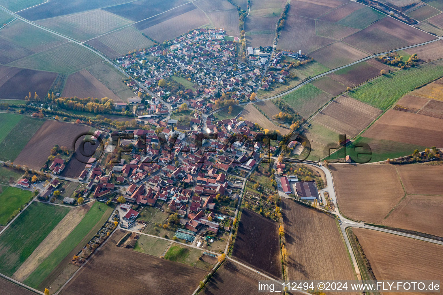 Vue aérienne de Frankenwinheim dans le département Bavière, Allemagne