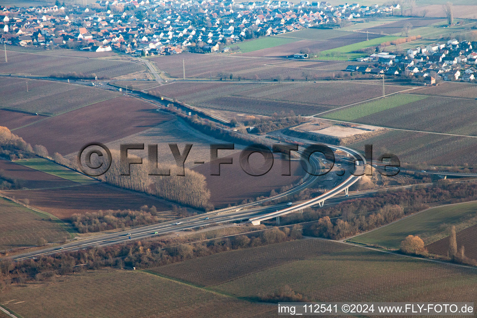 Vue aérienne de Nouvelle construction de l'échangeur autoroutier Landau Nord à le quartier Dammheim in Landau in der Pfalz dans le département Rhénanie-Palatinat, Allemagne