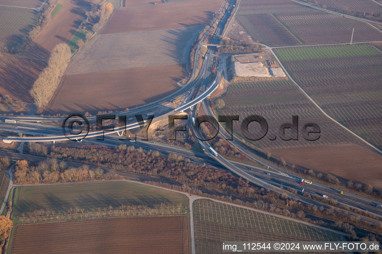 Nouvelle construction de l'échangeur autoroutier Landau Nord à le quartier Dammheim in Landau in der Pfalz dans le département Rhénanie-Palatinat, Allemagne d'en haut