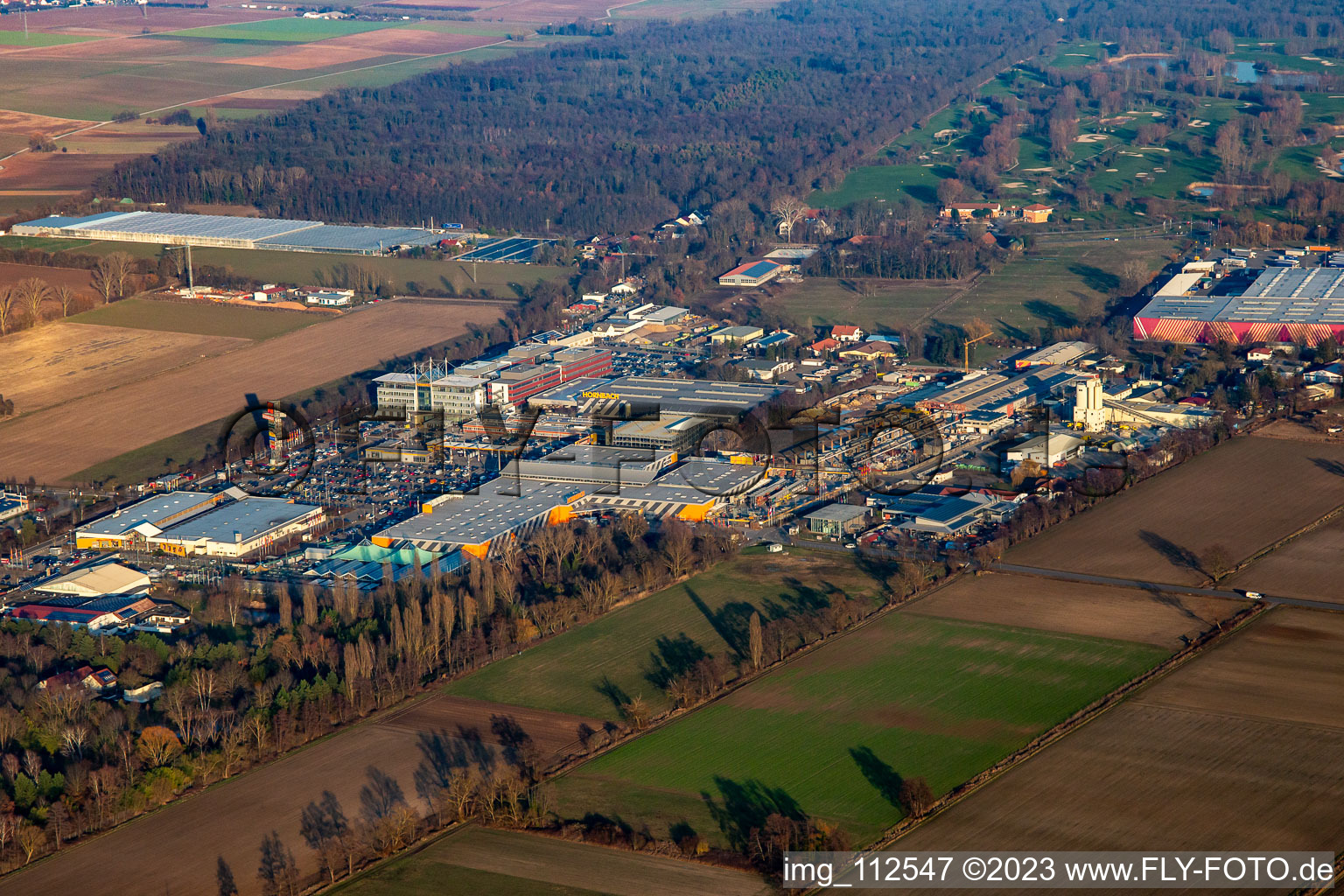 Vue aérienne de Quincaillerie Hornbach du sud-ouest à le quartier Dreihof in Bornheim dans le département Rhénanie-Palatinat, Allemagne