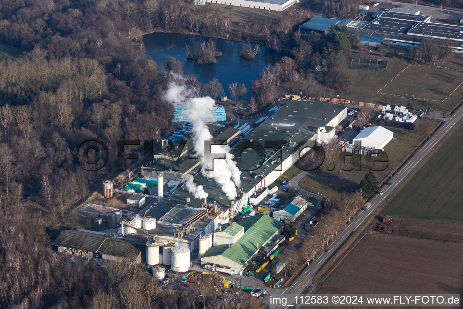 Vue aérienne de Isolation Sitek à le quartier Altenstadt in Wissembourg dans le département Bas Rhin, France