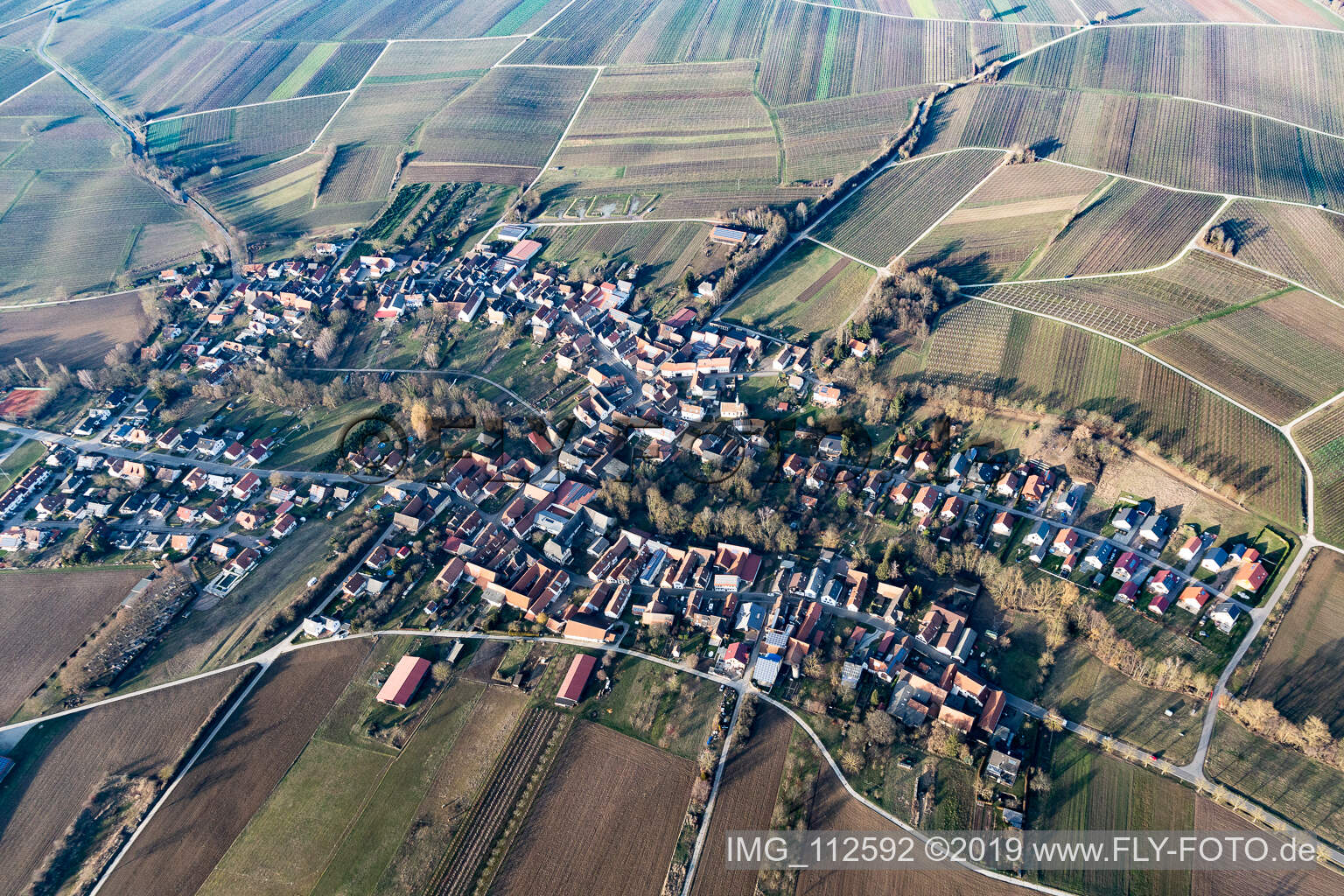 Vue aérienne de Dierbach dans le département Rhénanie-Palatinat, Allemagne