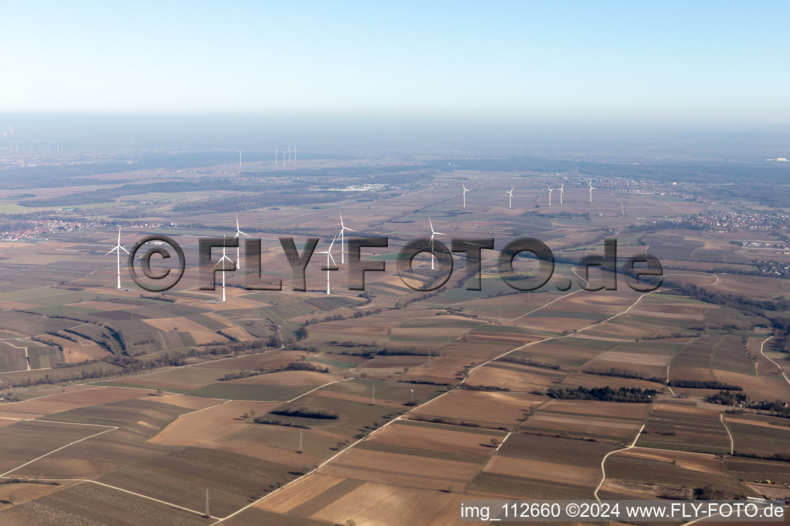 Vue d'oiseau de Freckenfeld dans le département Rhénanie-Palatinat, Allemagne