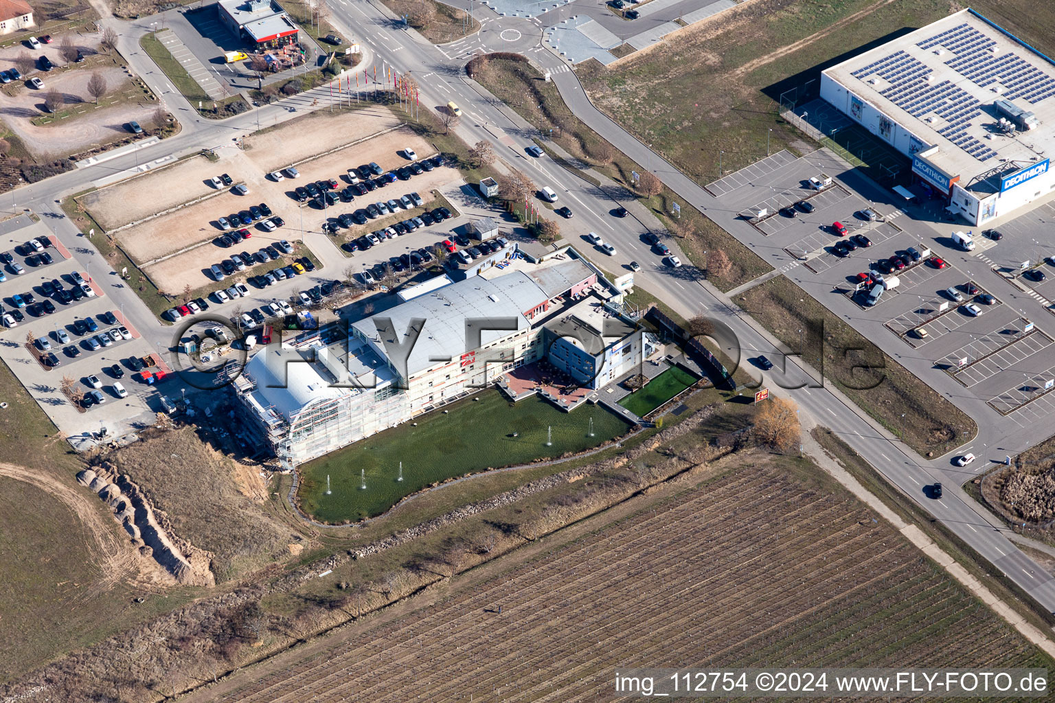 Photographie aérienne de Salle de remise en forme du Pfitzenmeier Premium Plus Resort à Neustadt an der Weinstraße dans le département Rhénanie-Palatinat, Allemagne