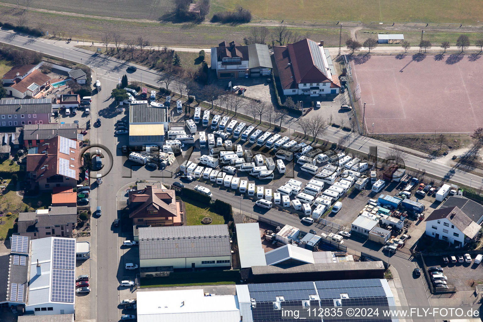 Vue aérienne de Commerce de caravanes Obek à Otterstadt dans le département Rhénanie-Palatinat, Allemagne