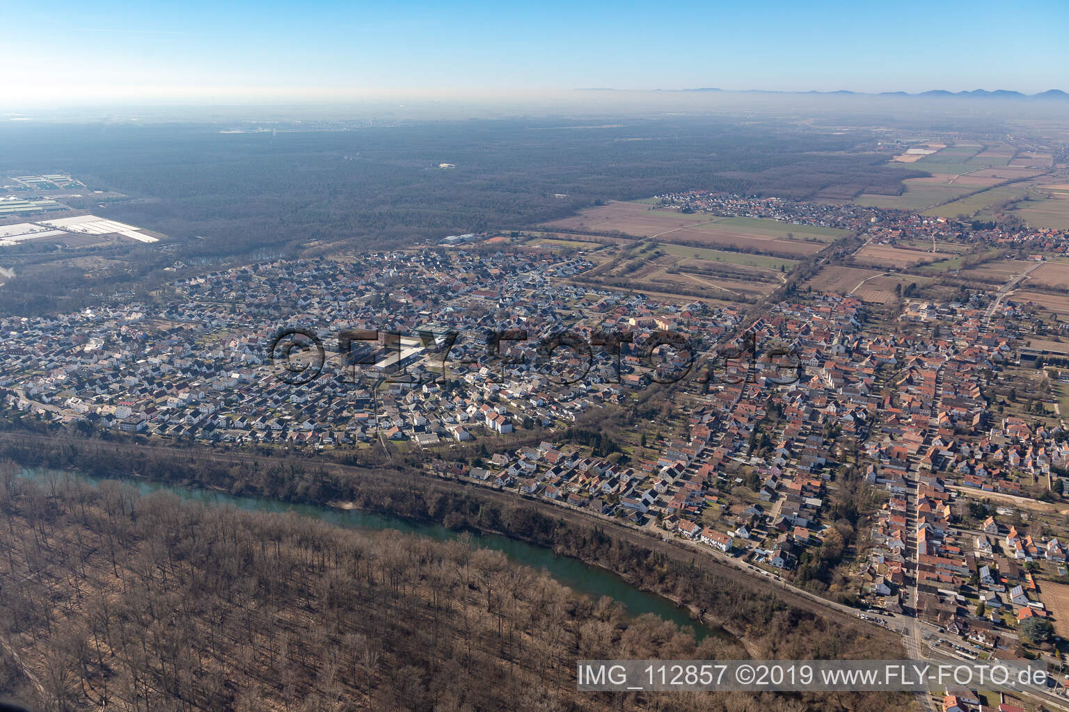 Lingenfeld dans le département Rhénanie-Palatinat, Allemagne d'un drone