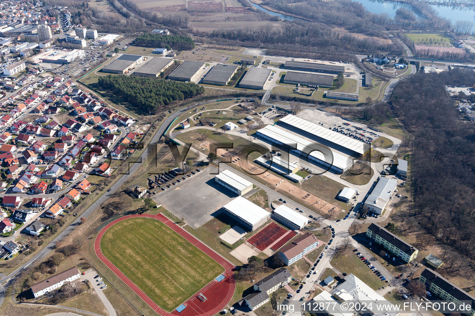 Germersheim dans le département Rhénanie-Palatinat, Allemagne du point de vue du drone