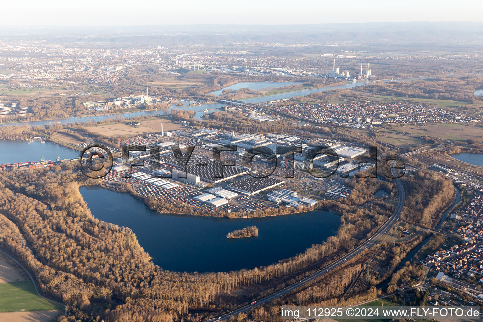 Vue aérienne de Usine de camions Daimler à Wörth am Rhein dans le département Rhénanie-Palatinat, Allemagne