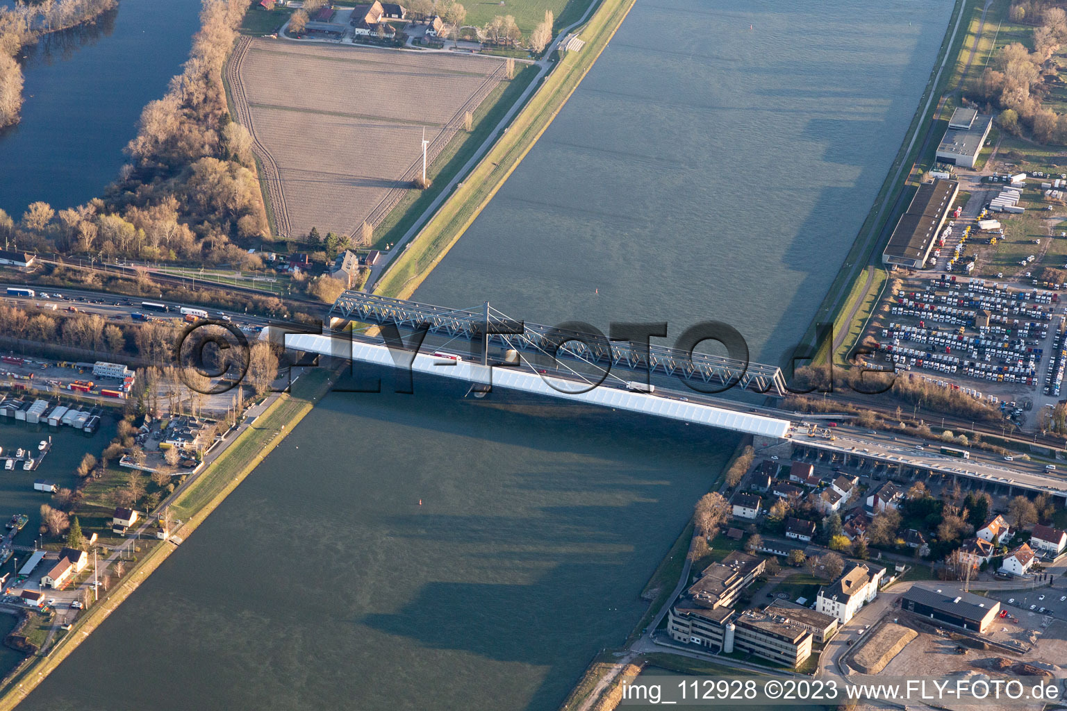 Vue aérienne de Chantier du pont sur le Rhin à le quartier Knielingen in Karlsruhe dans le département Bade-Wurtemberg, Allemagne