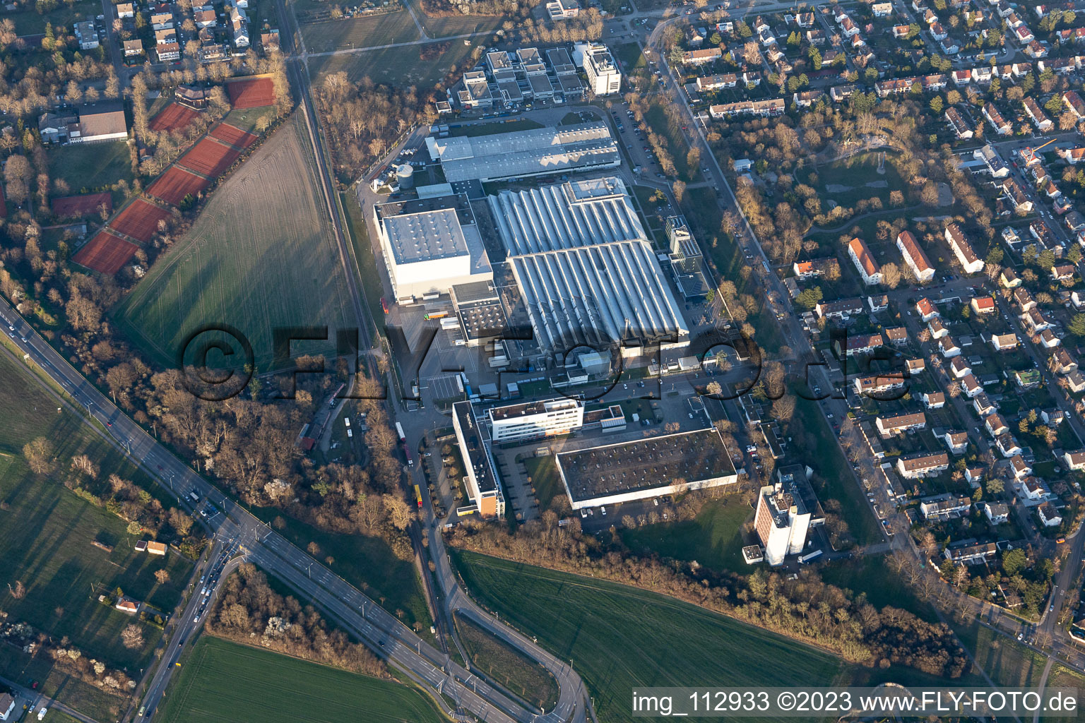 Vue aérienne de L'Oréal à le quartier Nordweststadt in Karlsruhe dans le département Bade-Wurtemberg, Allemagne