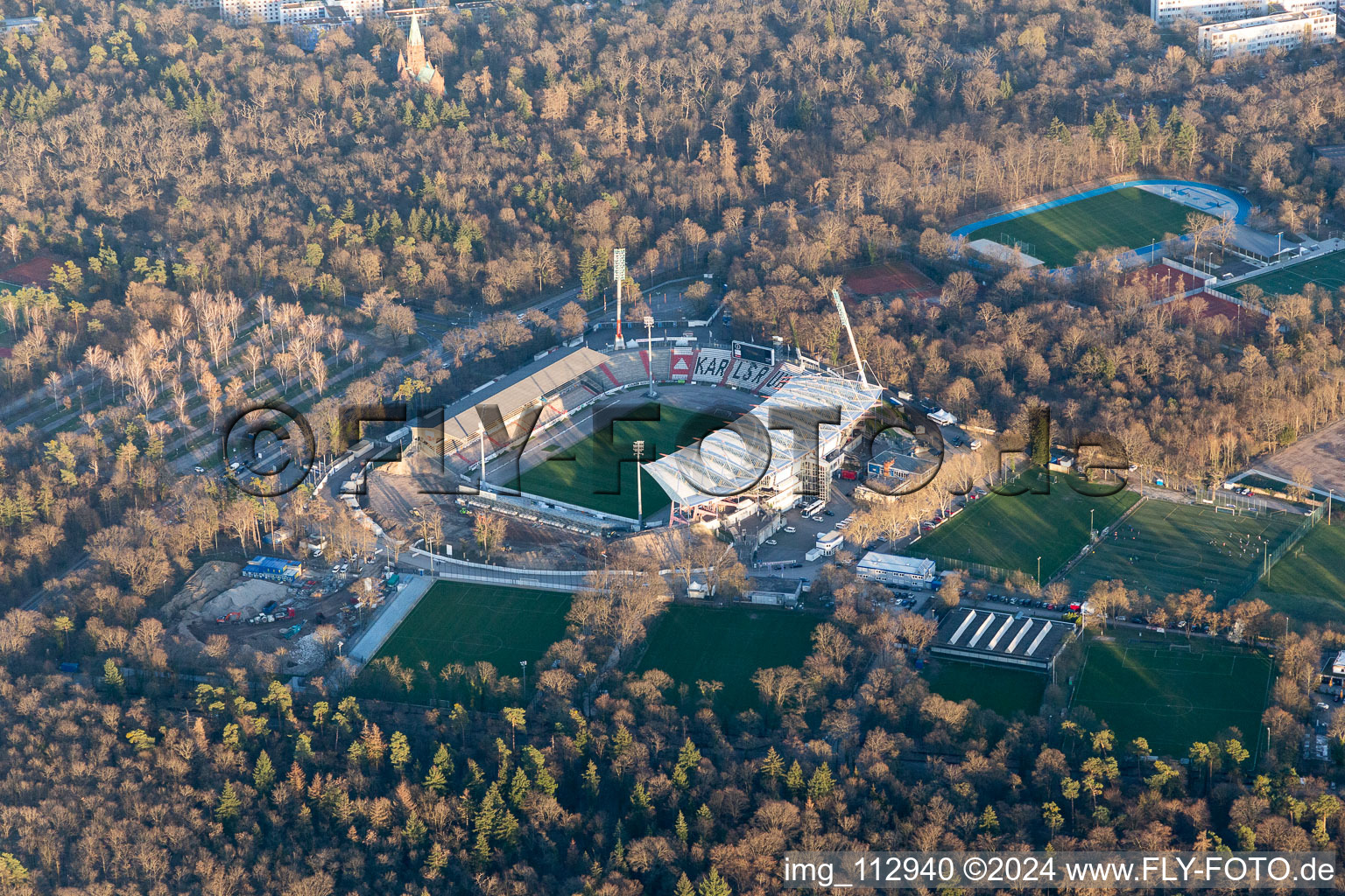 Vue aérienne de Stade du parc animalier, chantier de construction à le quartier Innenstadt-Ost in Karlsruhe dans le département Bade-Wurtemberg, Allemagne