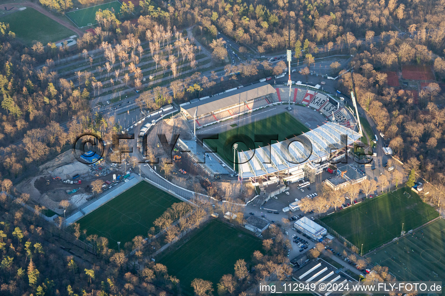 Stade du parc animalier, chantier de construction à le quartier Innenstadt-Ost in Karlsruhe dans le département Bade-Wurtemberg, Allemagne vue d'en haut