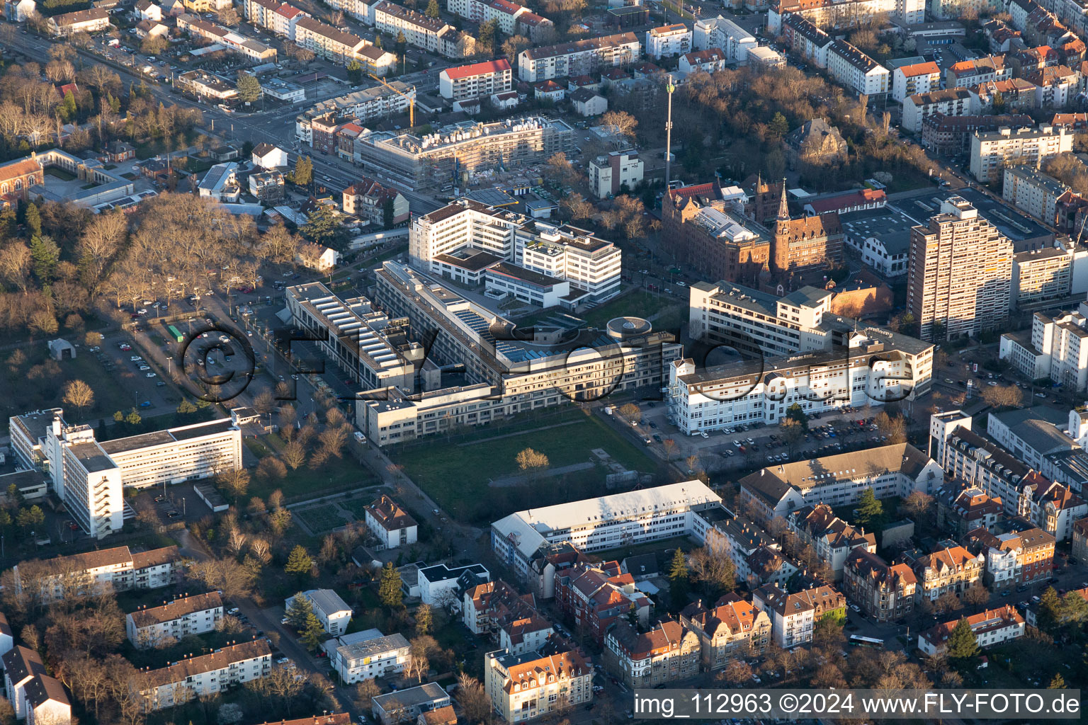 Vue aérienne de Institut Max Rubner, Brasserie Höpfner Burghof à le quartier Oststadt in Karlsruhe dans le département Bade-Wurtemberg, Allemagne