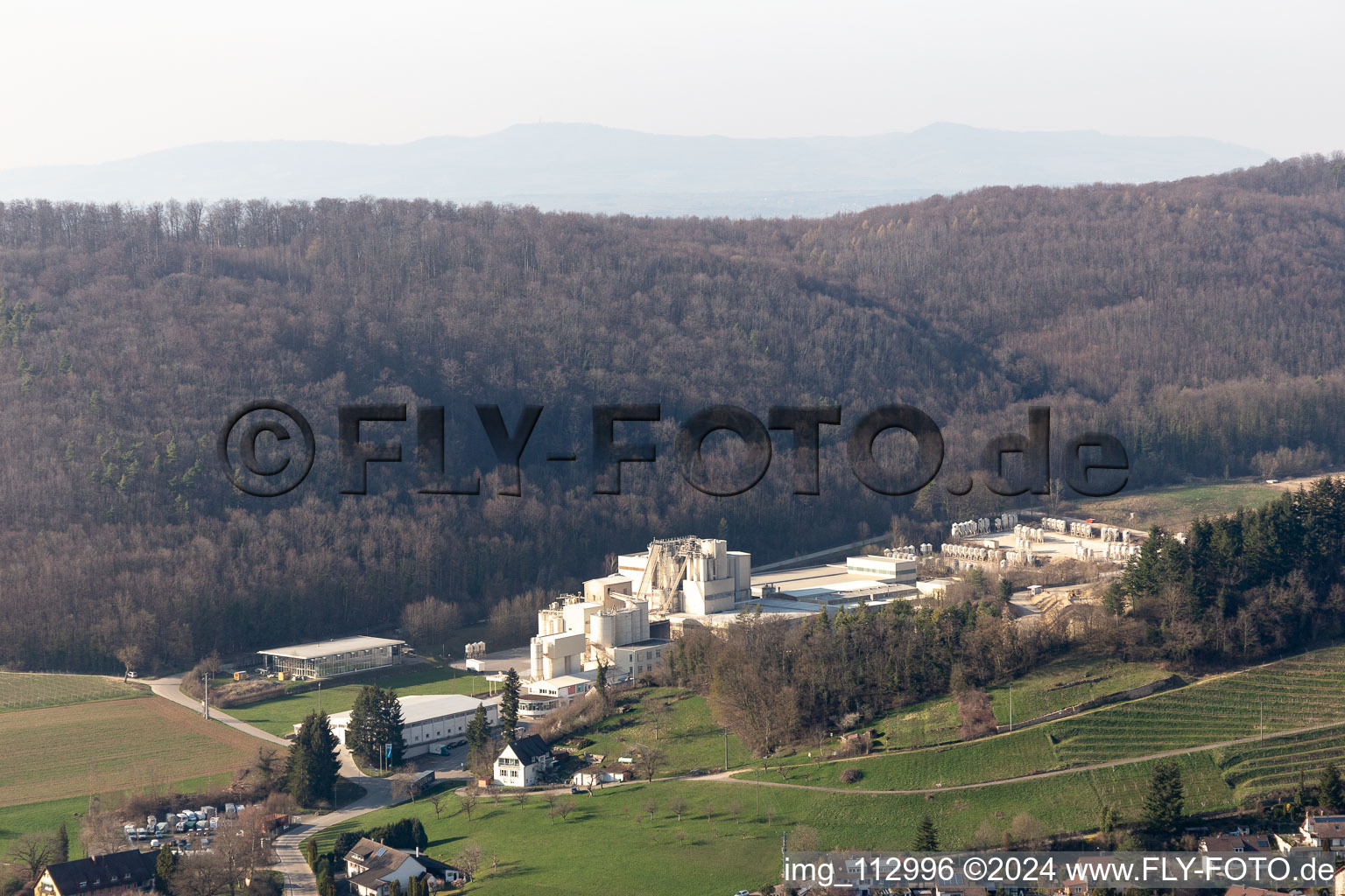 Photographie aérienne de Carrière Knauf Marmorit à Bollschweil dans le département Bade-Wurtemberg, Allemagne