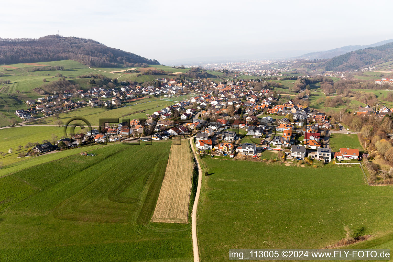 Vue aérienne de Wittnau dans le département Bade-Wurtemberg, Allemagne