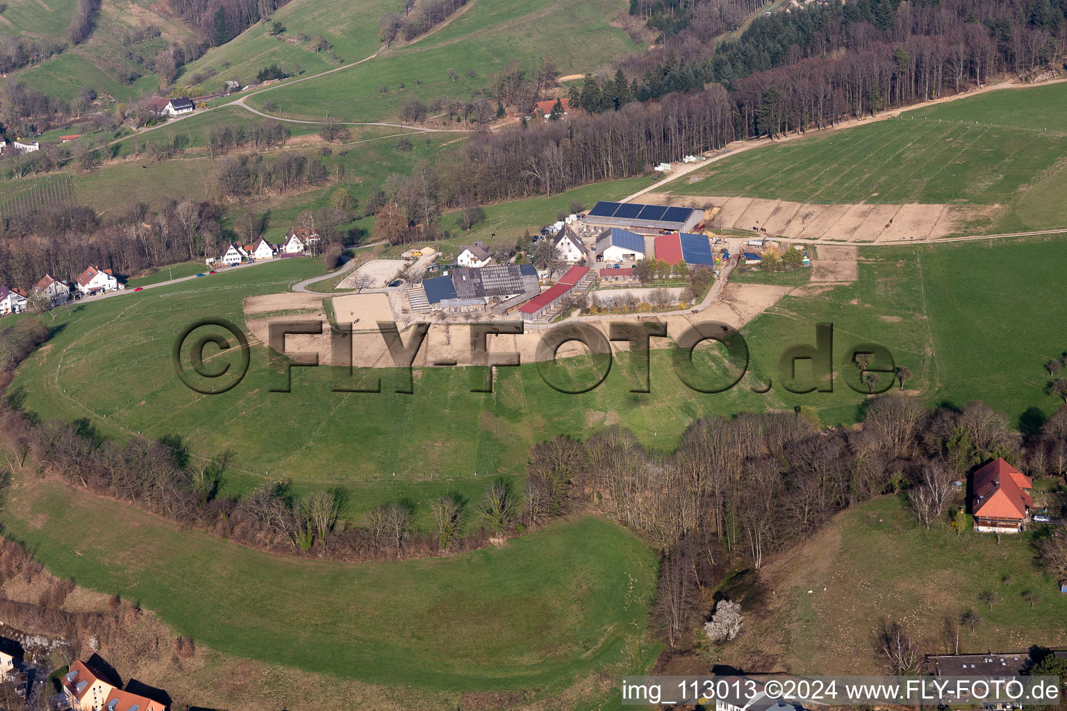 Vue aérienne de Centre équestre Hägenhof à Au dans le département Bade-Wurtemberg, Allemagne