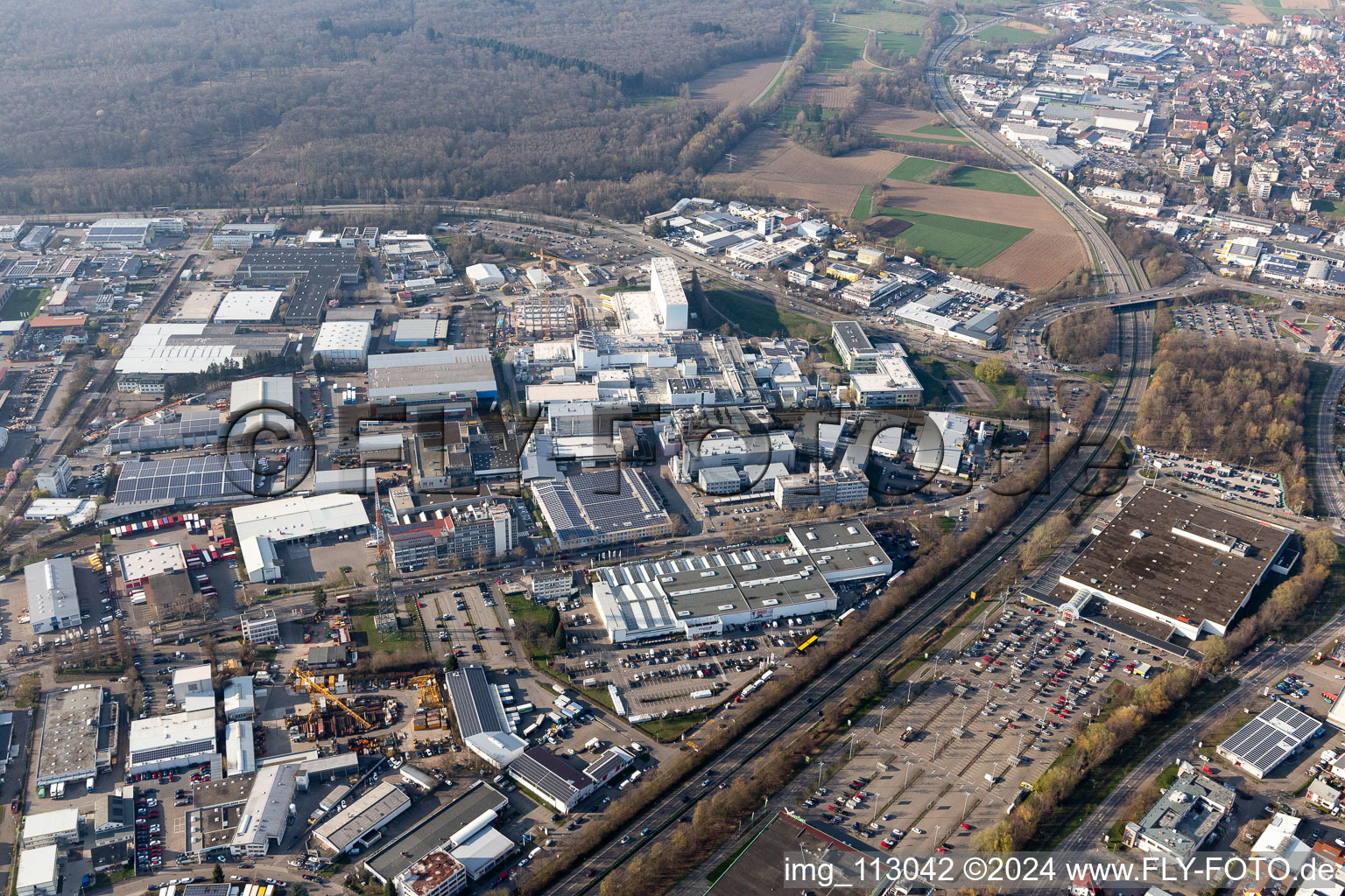 Vue aérienne de Zone industrielle Brühl à le quartier Brühl in Freiburg im Breisgau dans le département Bade-Wurtemberg, Allemagne