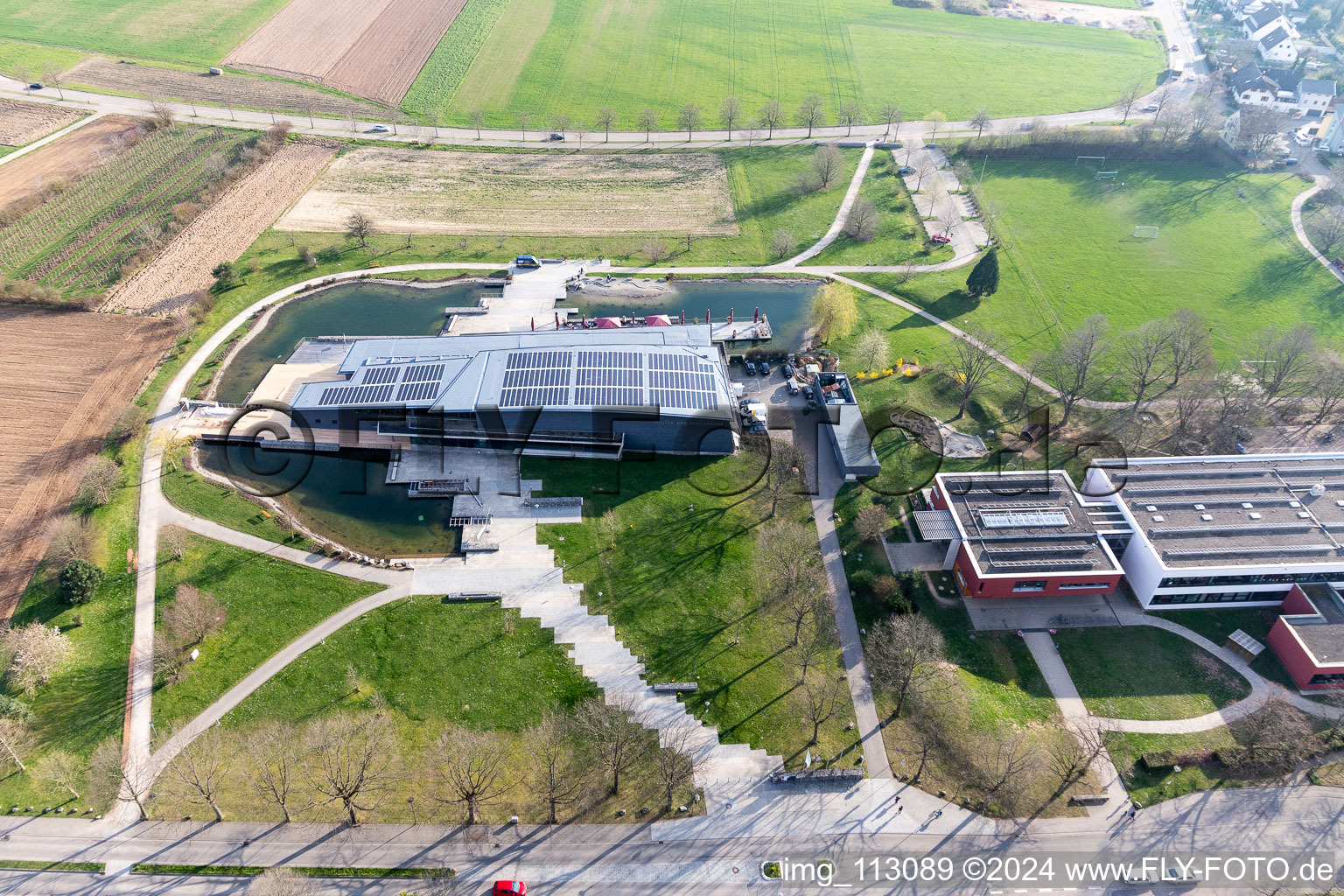 Vue aérienne de Piscine de la piscine sportive & familiale MACH´ BLAU Denzlingen à Denzlingen dans le département Bade-Wurtemberg, Allemagne