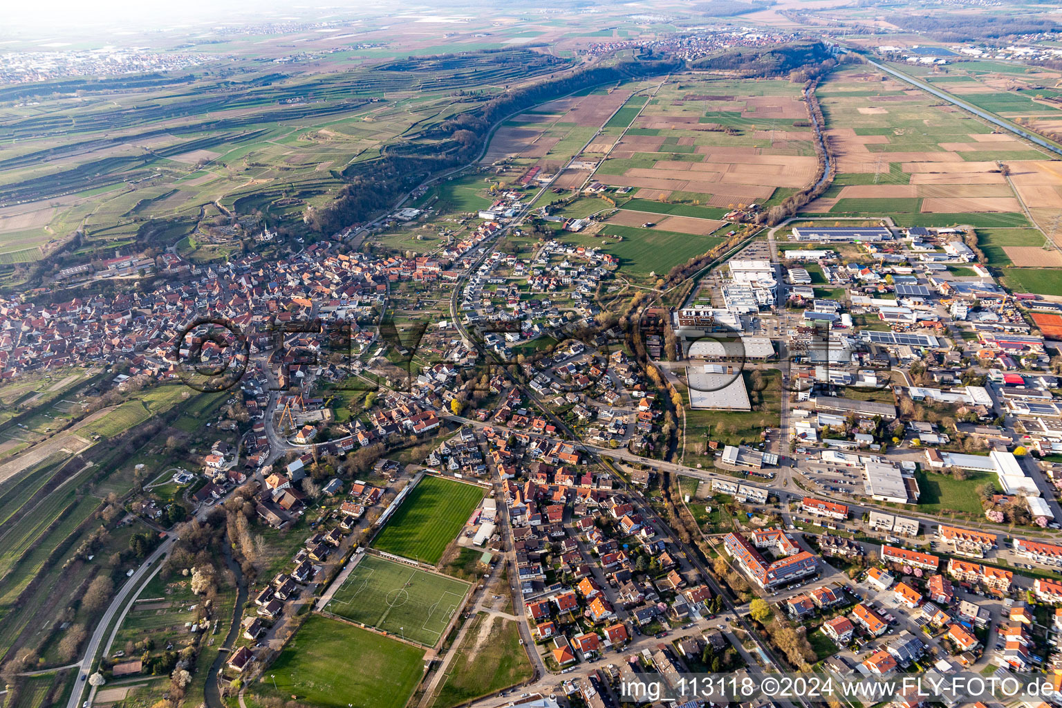 Vue aérienne de Bahlingen am Kaiserstuhl dans le département Bade-Wurtemberg, Allemagne