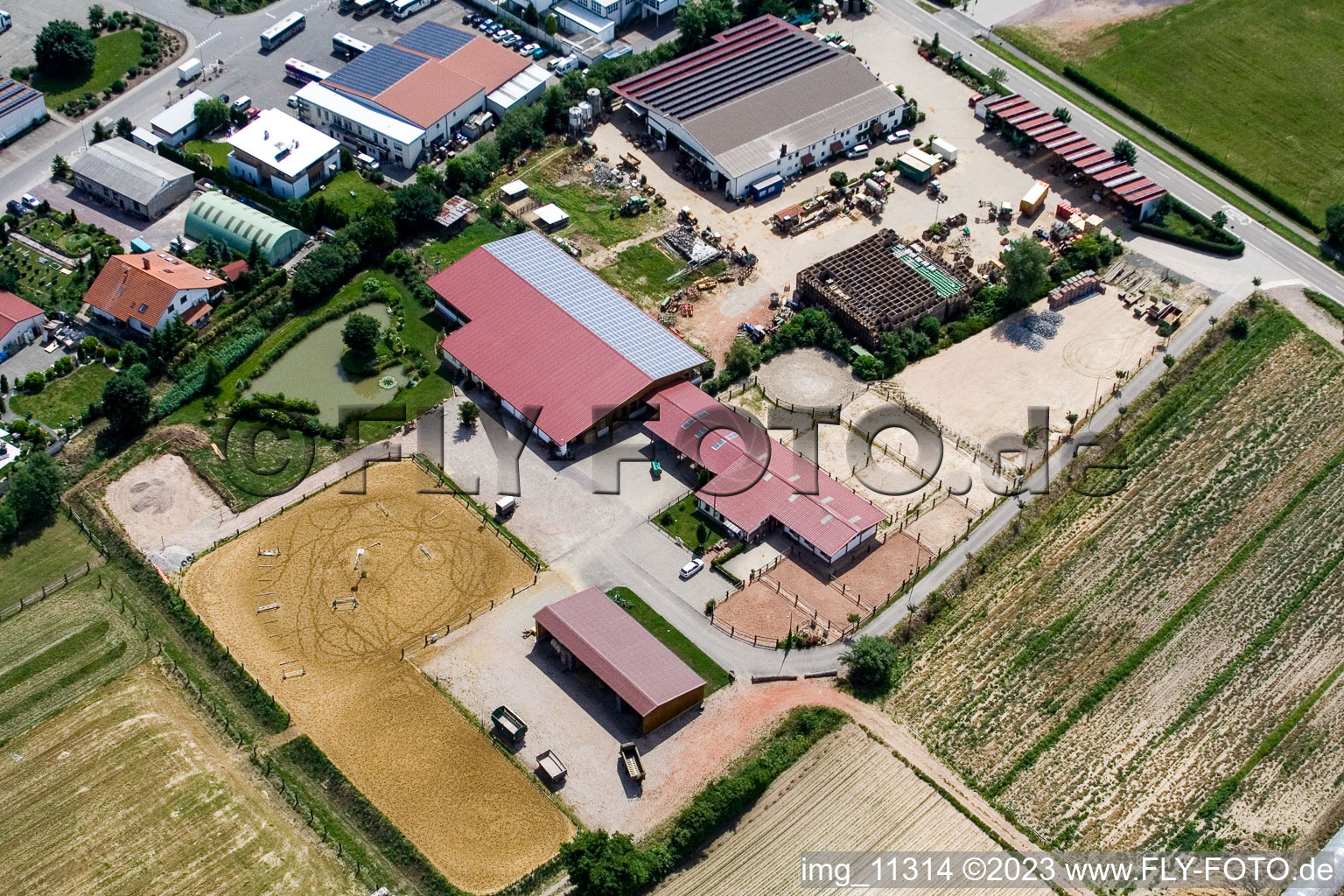 Zone industrielle O, Drei Eichen Hof à le quartier Herxheim in Herxheim bei Landau dans le département Rhénanie-Palatinat, Allemagne d'en haut