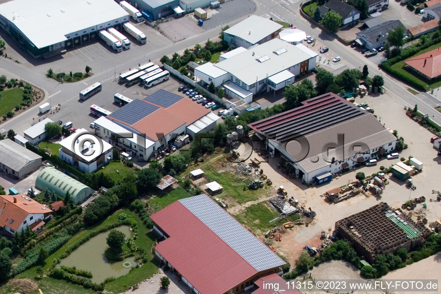 Zone industrielle O, Drei Eichen Hof à le quartier Herxheim in Herxheim bei Landau dans le département Rhénanie-Palatinat, Allemagne hors des airs